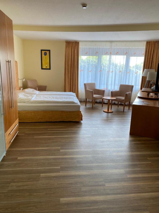 Nordseehotel Benser Hof Am Hafen Bensersiel Kültér fotó