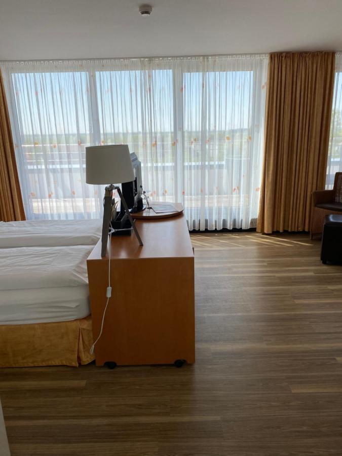 Nordseehotel Benser Hof Am Hafen Bensersiel Kültér fotó