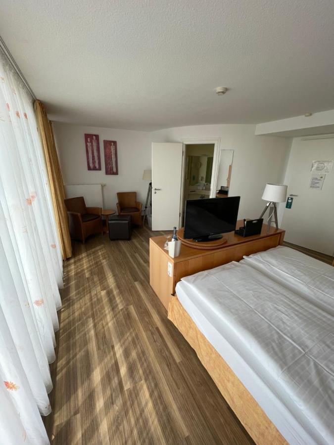 Nordseehotel Benser Hof Am Hafen Bensersiel Kültér fotó
