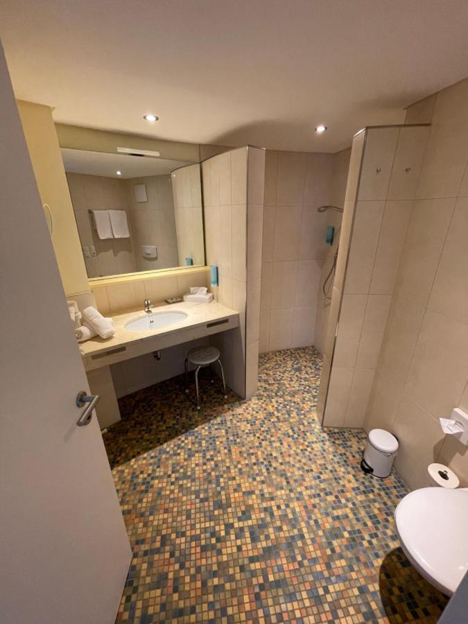 Nordseehotel Benser Hof Am Hafen Bensersiel Kültér fotó