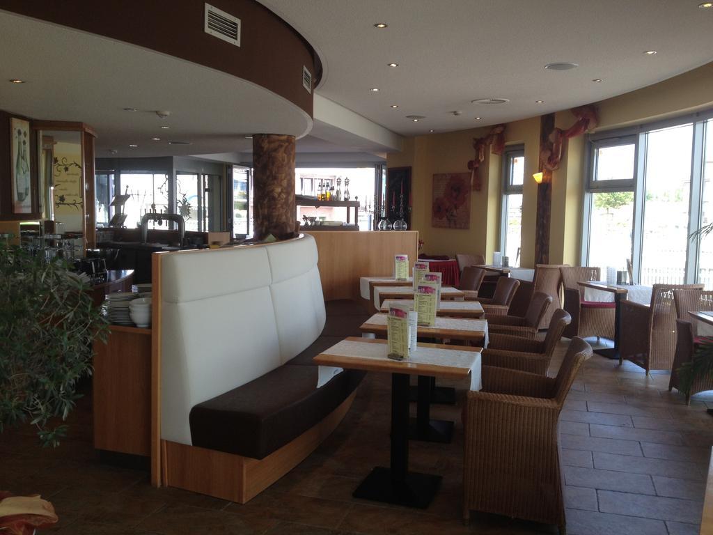 Nordseehotel Benser Hof Am Hafen Bensersiel Kültér fotó