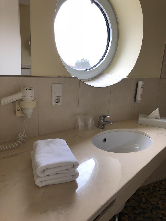 Nordseehotel Benser Hof Am Hafen Bensersiel Kültér fotó