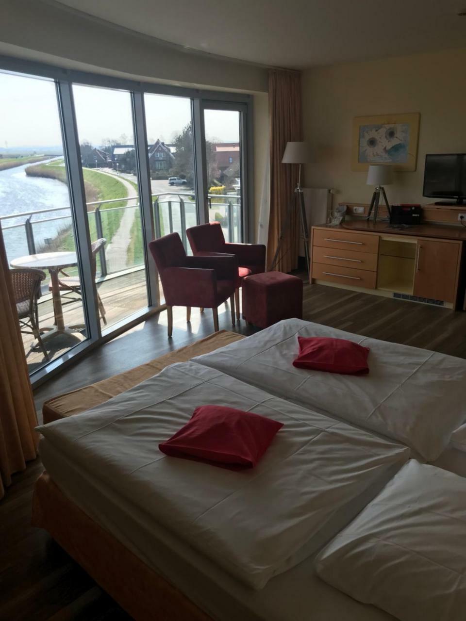 Nordseehotel Benser Hof Am Hafen Bensersiel Kültér fotó